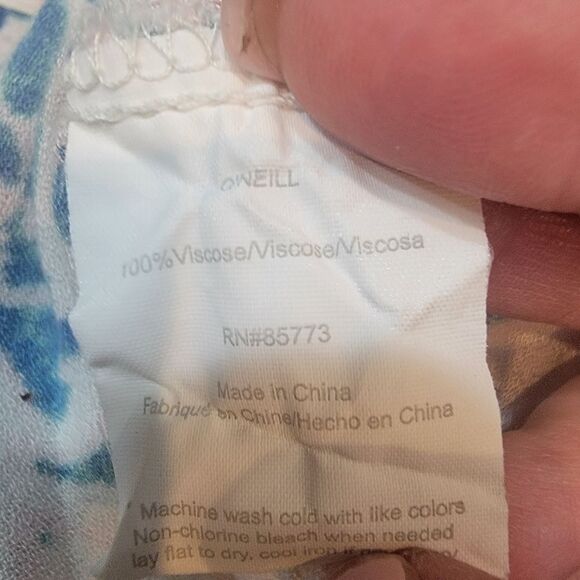 O'Neill Colorful Abstract Print Top with Plunging Neckline. Size XL. - Picture 3 of 8